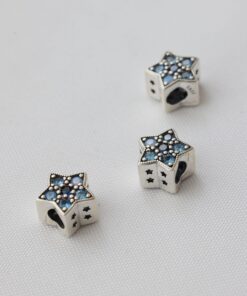 Charm Estrella con Cubics y Micro Pavé