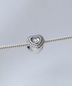 Charm Corazón Cubic y Micro Pavé