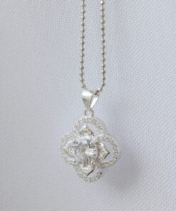 Dije Flor con Micro Pavé y Cubic