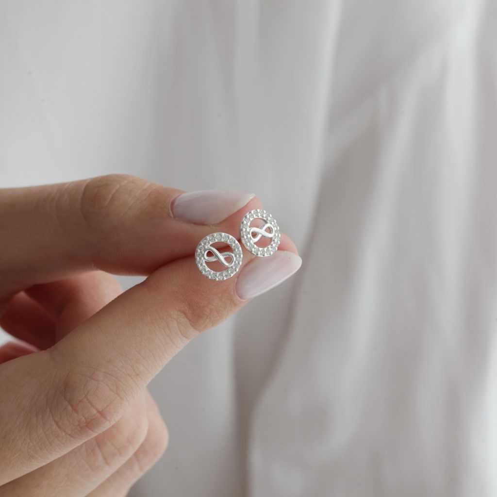 Aros Círculo Micro Pavé con Infinito